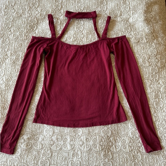 Y2k Burgundy halter cold shoulder top - Picture 2 of 5